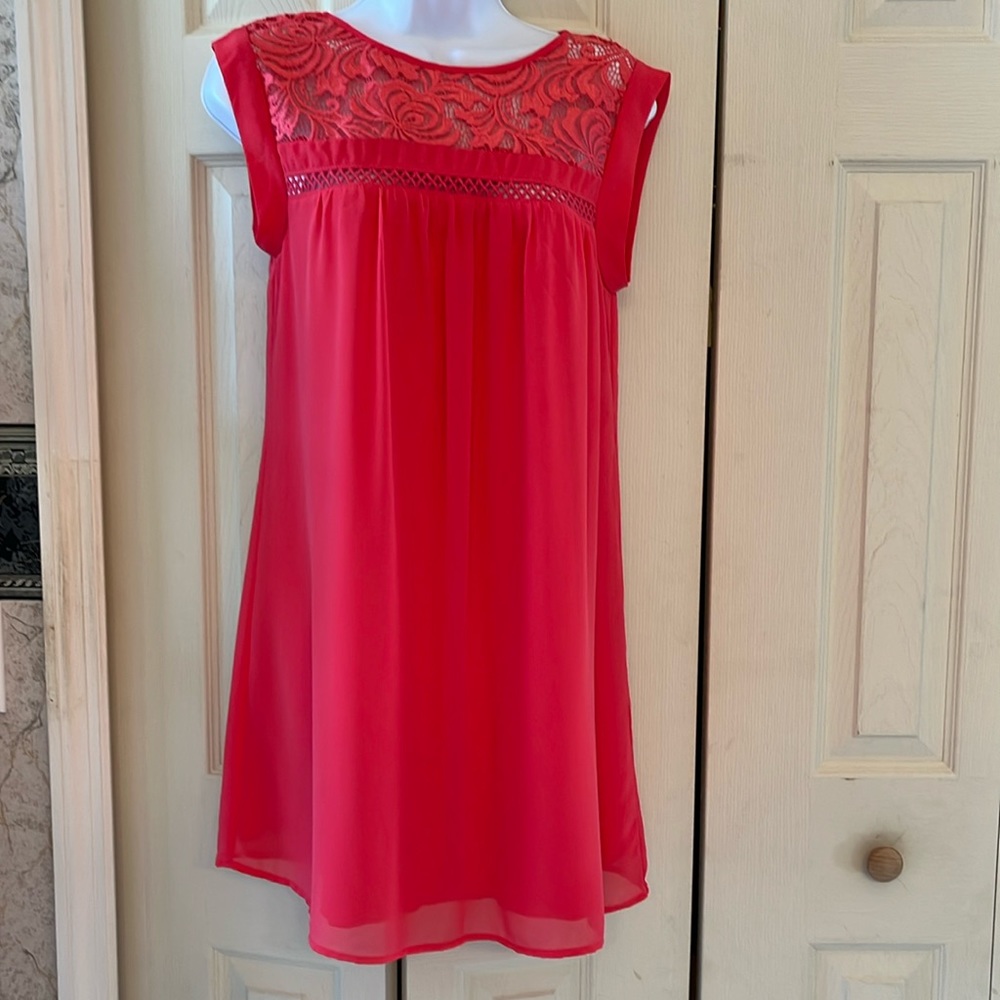 Speechless coral-colored knee length dress. SZ small.